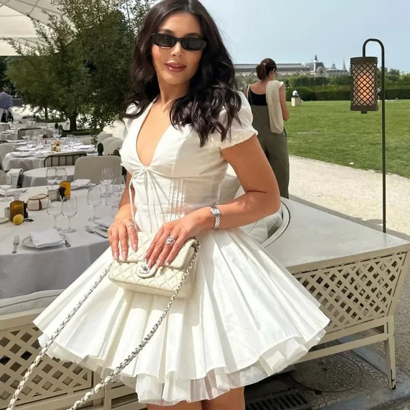 Luxuriöses Minikleid mit V Ausschnitt -Adel