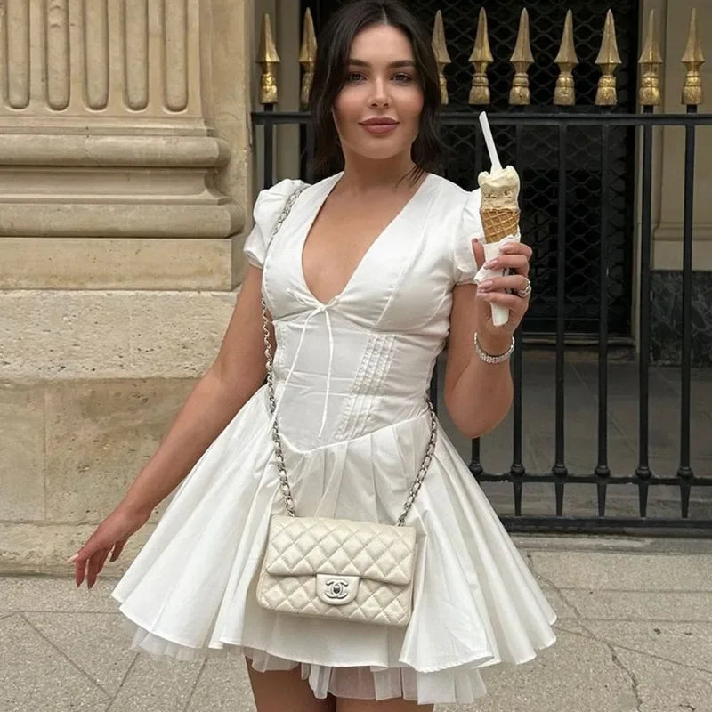 Luxuriöses Minikleid mit V Ausschnitt -Adel